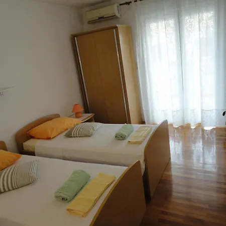 Гостьовий будинок Iva Хвар