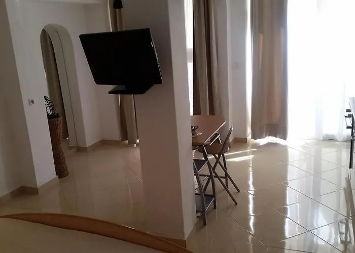 Πανσιόν Iva Χβαρ