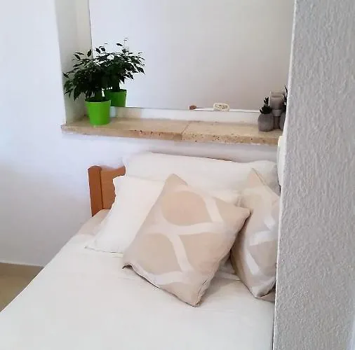 Πανσιόν Iva Χβαρ