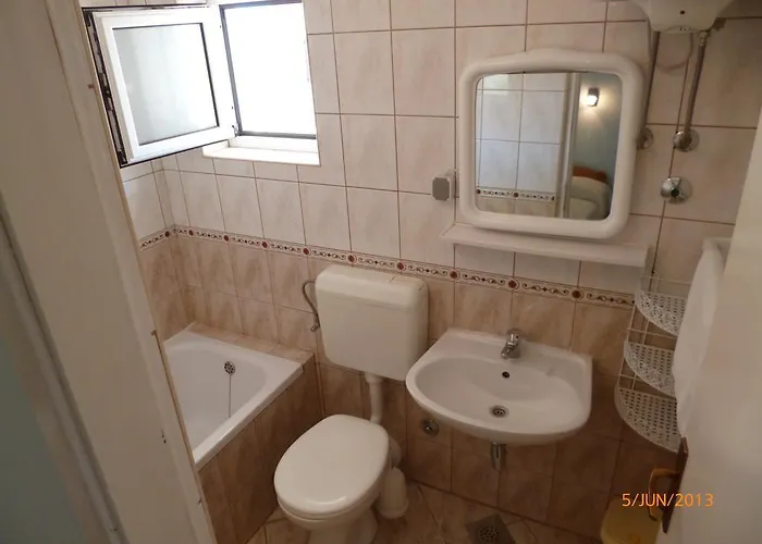 Iva Πανσιόν Χβαρ